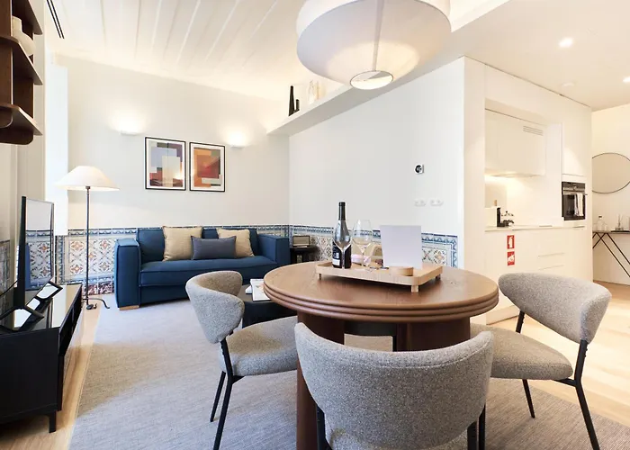 Ando Living - Santa Justa 79 House Апарт-отель 4*