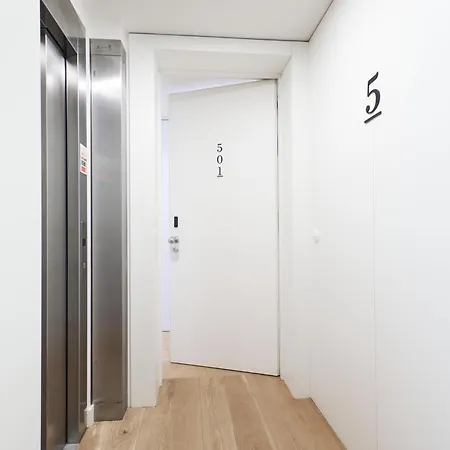 Apartahotel Ando Living - Santa Justa 79 House 4*