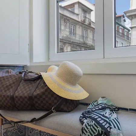 Ando Living - Santa Justa 79 House 4* Lisbona