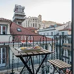 Ando Living - Santa Justa 79 House 4* リスボン